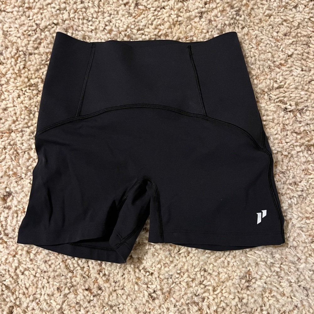 Women’s element 4” shorts! Size small! Worn once